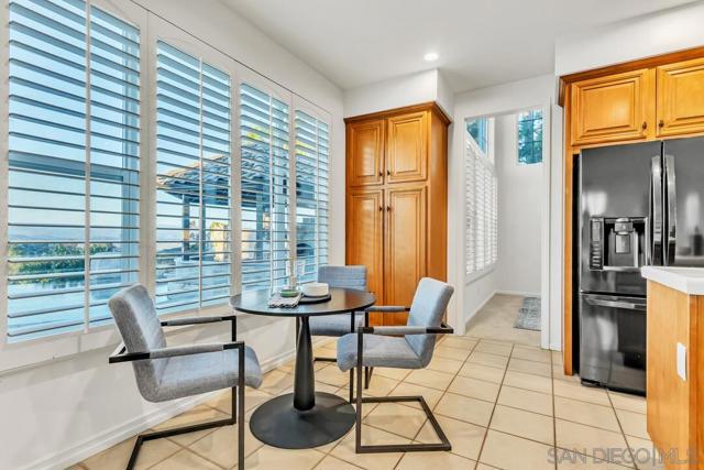 17002 Obsidian Dr, Ramona CA: https://media.crmls.org/mediaz/419bba91-d473-481e-8e3d-fa7efea43d19.jpg