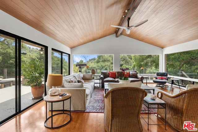 10697 Calle Quebrada, Goleta CA: https://media.crmls.org/mediaz/419bbc47-9fa1-4b72-acdd-0f1c38ed986a.jpg