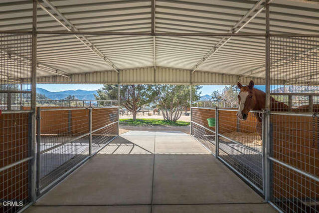 29441 Maricopa Highway, Maricopa CA: https://media.crmls.org/mediaz/419cd27a-d609-4c59-99d3-cc0ce9c2b996.jpg