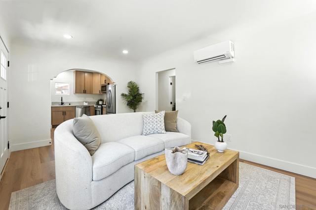 3912 Polk Ave, San Diego CA: https://media.crmls.org/mediaz/419cea5d-fa9d-4fc4-bdce-5a52a9f46a27.jpg