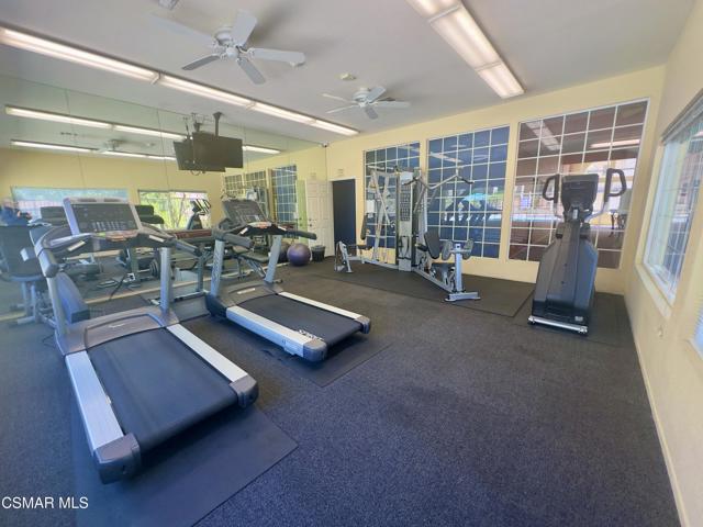 675 Oak Run Trail, Oak Park CA: https://media.crmls.org/mediaz/419cf621-dd81-4905-807f-3c73ea2d8f1f.jpg