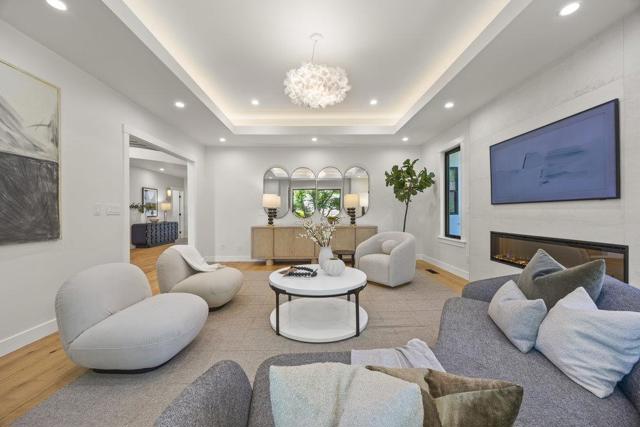 1095 Macadamia Drive, Hillsborough CA: https://media.crmls.org/mediaz/419d1b8b-e9e1-47d3-a832-b773c02c71ac.jpg