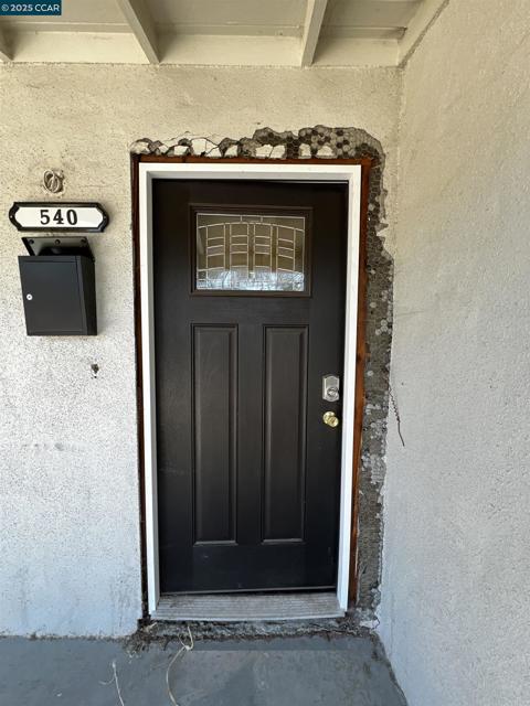 540 W Madill St, Antioch CA: https://media.crmls.org/mediaz/419d46fd-efab-4bd2-804f-7d9755e50483.jpg