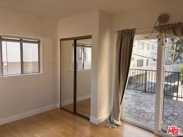 133 S Elm Drive, Beverly Hills CA: https://media.crmls.org/mediaz/419d4d0f-a14d-4639-a10c-4e05e2bb38e4.jpg