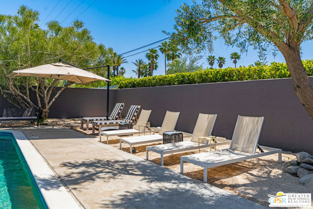 1405 E Tachevah Drive, Palm Springs CA: https://media.crmls.org/mediaz/419de486-2f91-43f0-aea6-9c7fc44537f7.jpg