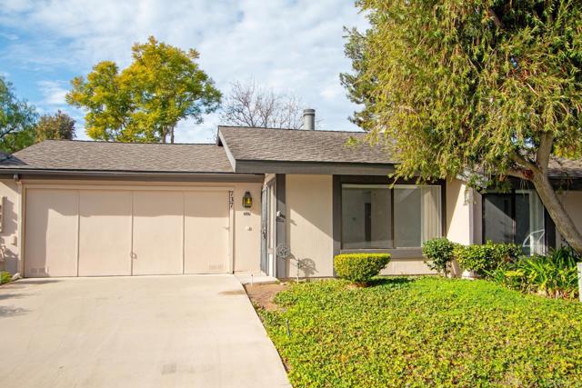 737 Nob Circle, Vista CA: https://media.crmls.org/mediaz/419e2e80-3dab-4852-96d0-0248f75918a4.jpg