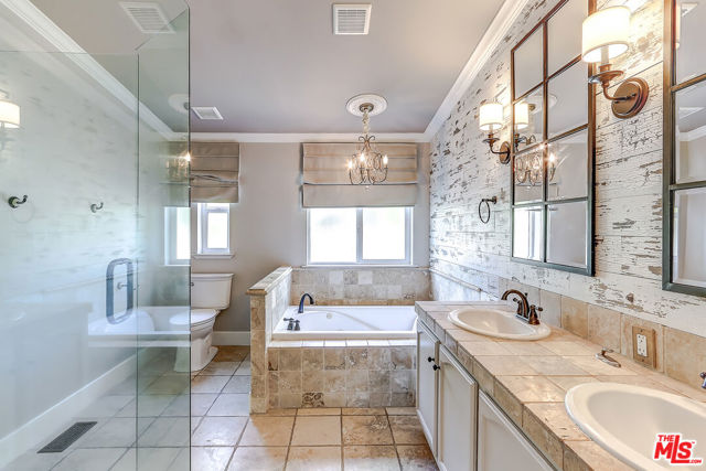 117 Navajo Lane, Topanga CA: https://media.crmls.org/mediaz/419e5bcf-11da-4832-8150-54f9e89be944.jpg