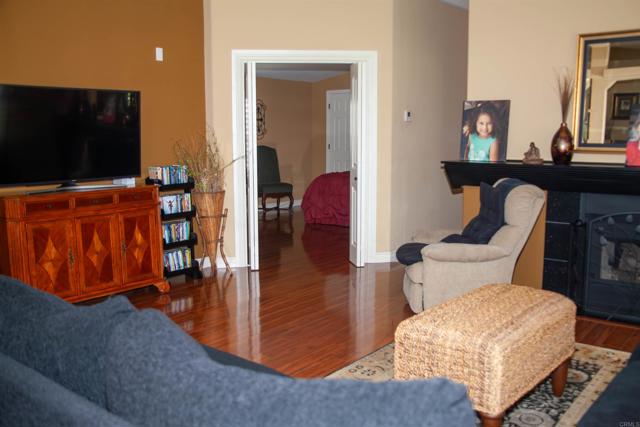11851 Riverside Dr, Lakeside CA: https://media.crmls.org/mediaz/419f3d0a-f8d4-4fe6-8225-44ec89065b34.jpg