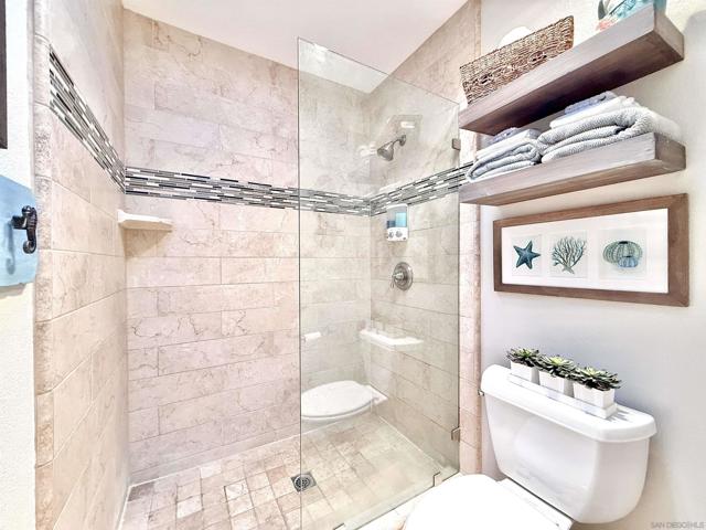 543 Rockport Ct, Encinitas CA: https://media.crmls.org/mediaz/419f746d-2198-49fd-8dec-b4b7ffd572ea.jpg