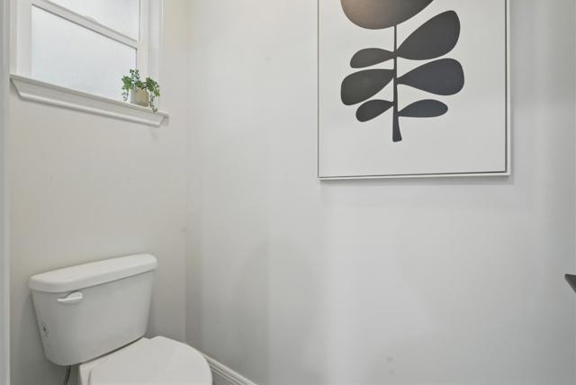 6868 Moore Drive, Oakland CA: https://media.crmls.org/mediaz/419f9cfb-adcf-4397-a833-6d28a1ab98f9.jpg