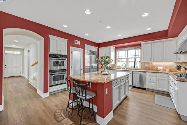 2130 Staghorn Way, Livermore CA: https://media.crmls.org/mediaz/41a0340f-b21a-417f-88df-3f06dfa0756e.jpg