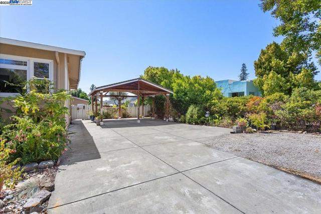 357 Melven Ct, San Leandro CA: https://media.crmls.org/mediaz/41a06a65-b907-41f8-99fd-d07c81fab10c.jpg