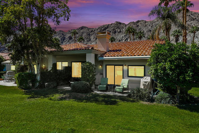 55280 Riviera, La Quinta CA: https://media.crmls.org/mediaz/41a07c5e-41e0-4f65-b033-f2c8173b78fe.jpg