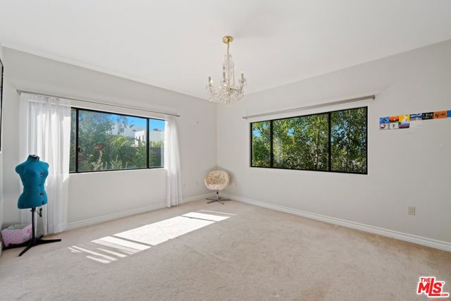 15656 Crownridge Place, Sherman Oaks CA: https://media.crmls.org/mediaz/41a15dc1-133c-4cf1-9461-a8637ed64710.jpg