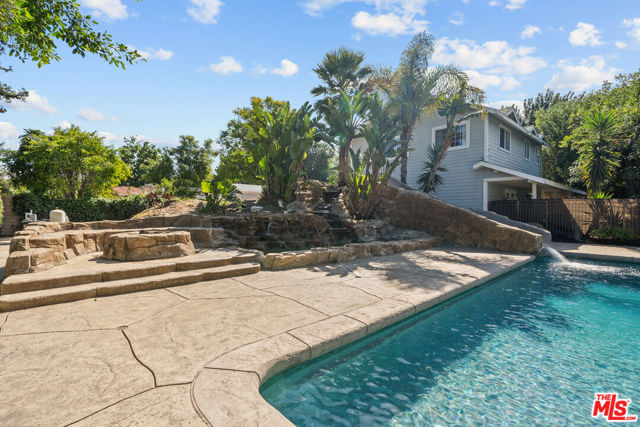 5656 Penfield Avenue, Woodland Hills CA: https://media.crmls.org/mediaz/41a16158-1b04-4063-b2a3-1482401d868c.jpg