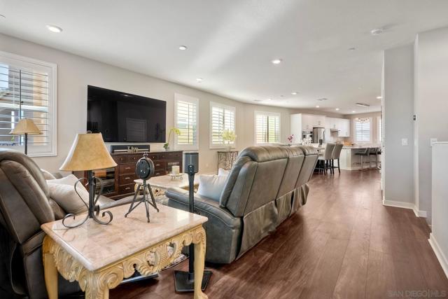 2056 Callisto Terrace, Chula Vista CA: https://media.crmls.org/mediaz/41a1e00f-91bd-4bb1-a4b5-a70b9af18503.jpg