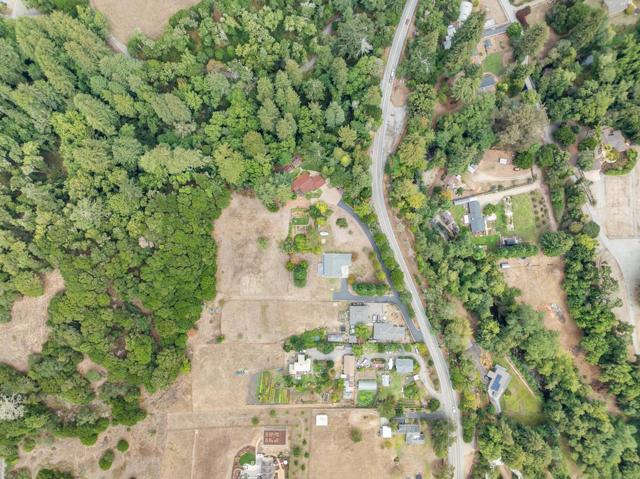 3245 Soquel San Jose Road, Soquel CA: https://media.crmls.org/mediaz/41a2a28d-8dd4-477e-a7a1-581fa10844bf.jpg