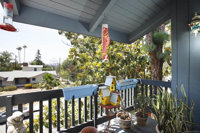 5003 Westpark Dr., North Hollywood CA: https://media.crmls.org/mediaz/41a2f375-28bf-4dbf-bd63-a3615acfcfbc.jpg