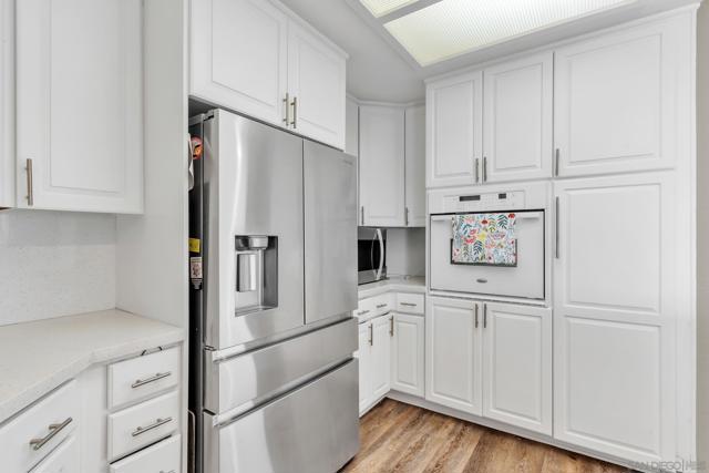 1362 Seacoast Dr, Imperial Beach CA: https://media.crmls.org/mediaz/41a304ab-ba9d-4f0b-bcf3-711444399d11.jpg