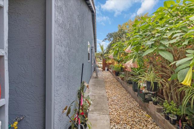 981 Marne Drive, Hollister CA: https://media.crmls.org/mediaz/41a34acc-ec41-4c6a-812d-d0bde672ca5e.jpg