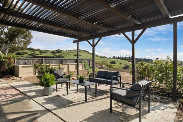 5416 Horse Ridge Way, Bonita CA: https://media.crmls.org/mediaz/41a3637f-1654-47bc-a424-f4e1b34b0fa7.jpg