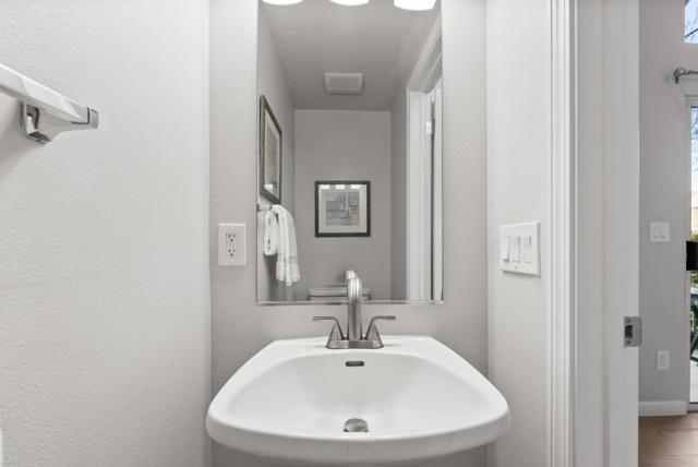 150 Holly Court, Mountain View CA: https://media.crmls.org/mediaz/41a3b239-46e3-4d4e-adc8-1c1318520d50.jpg