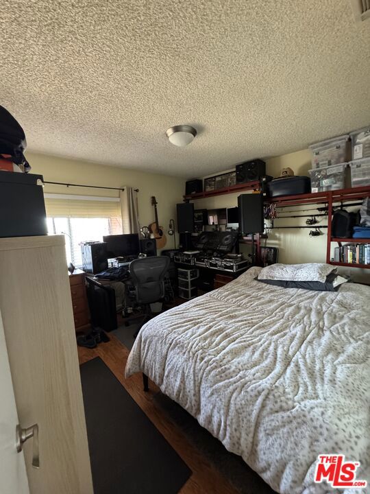 1724 Broadway Street, Oceanside CA: https://media.crmls.org/mediaz/41a4ad19-275e-45b1-b0bb-873812adb7f5.jpg