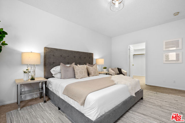 11982 Kiowa Avenue, Los Angeles CA: https://media.crmls.org/mediaz/41a52ab6-159e-4b6d-8a3a-c980d1c9a1c3.jpg