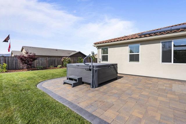 2721 Grayson Street, Hollister CA: https://media.crmls.org/mediaz/41a5c62e-0d9c-4409-940e-f38683455bc4.jpg
