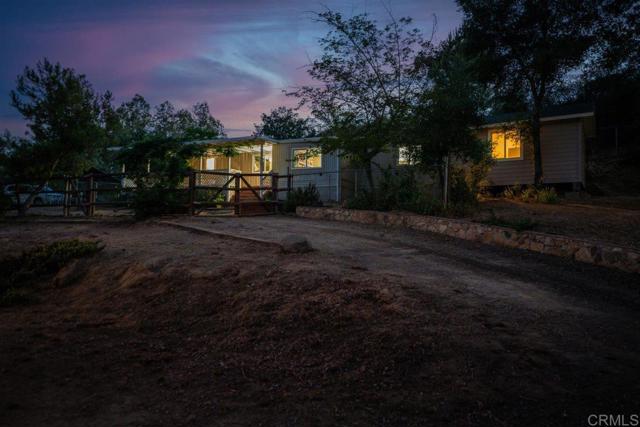 16635 Highland Valley Rd, Ramona CA: https://media.crmls.org/mediaz/41a5ce10-5ca1-47bc-a02e-3fda7d1f7438.jpg