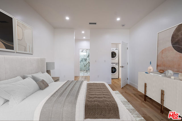 11488 Erwin Street, North Hollywood CA: https://media.crmls.org/mediaz/41a605c9-8015-4509-90fd-0bf1b5f08f2a.jpg