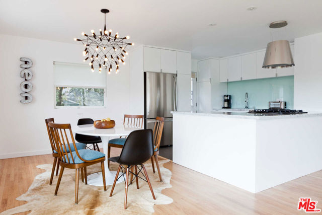 3118 21ST Street, Santa Monica CA: https://media.crmls.org/mediaz/41a639c9-f4ed-4057-9f9a-0f6a44b21822.jpg
