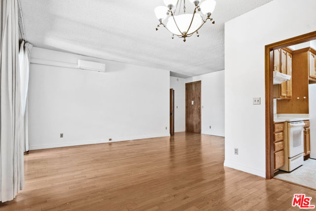 6150 Buckingham, 311 photo 7