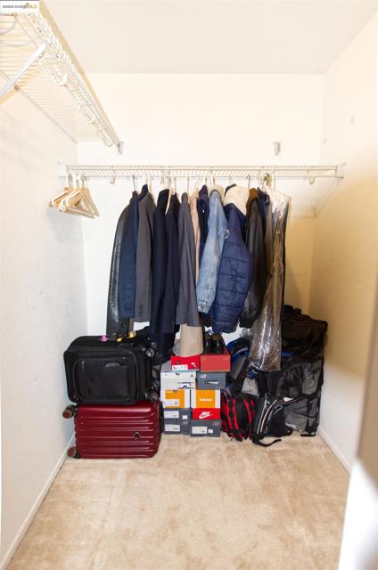 2915 N Texas St, Fairfield CA: https://media.crmls.org/mediaz/41a73743-bf8d-4563-85db-b21fdbab3737.jpg