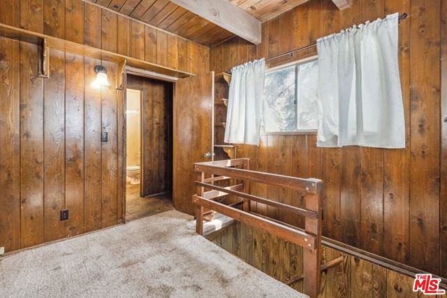 286 S Fairway Drive, Lake Arrowhead CA: https://media.crmls.org/mediaz/41a73b7c-2101-4832-81fc-73efd3760ade.jpg