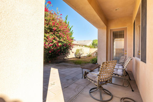 44719 Alexandria Vale, Indio CA: https://media.crmls.org/mediaz/41a81d18-058f-4957-ad43-bdc2a5b28bdd.jpg