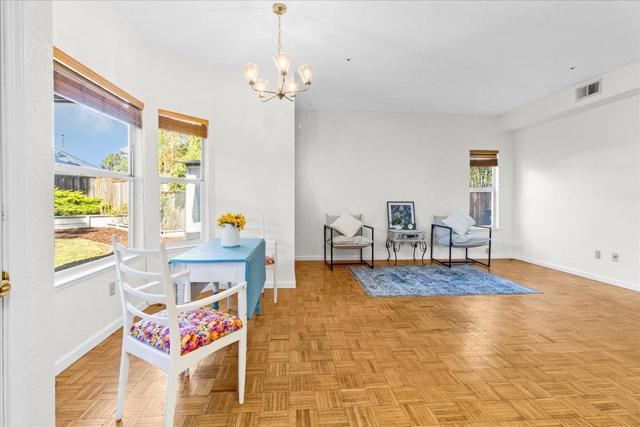 18 Suffield Circle, Salinas CA: https://media.crmls.org/mediaz/41a83b11-2e12-49f0-840d-7da493fc9ebe.jpg