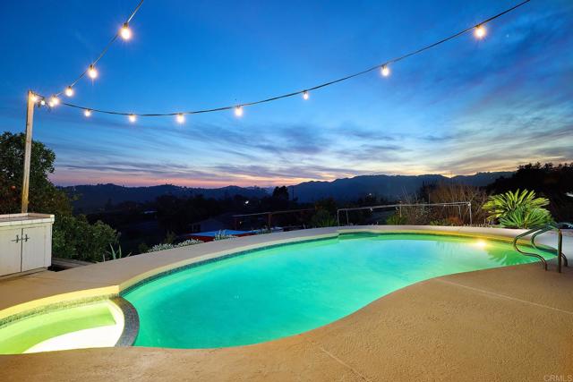 41850 Via Del Gavilan, Fallbrook CA: https://media.crmls.org/mediaz/41a97440-432d-46f9-bbad-c54b77f583a8.jpg