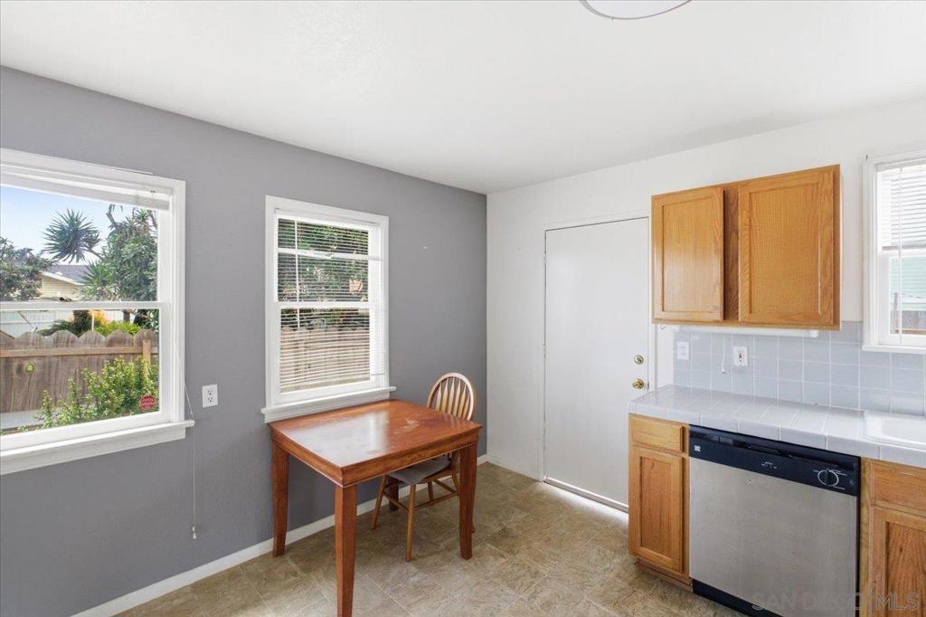 421 Tremont St - photo 9
