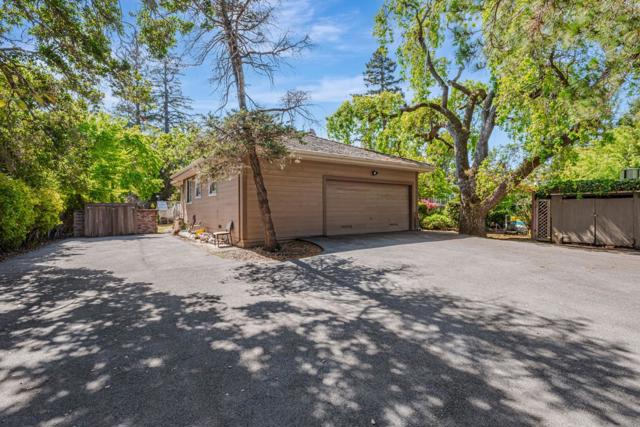 280 Uplands Drive, Hillsborough CA: https://media.crmls.org/mediaz/41aa659d-d1f9-40f3-b15c-ca3504621a4f.jpg