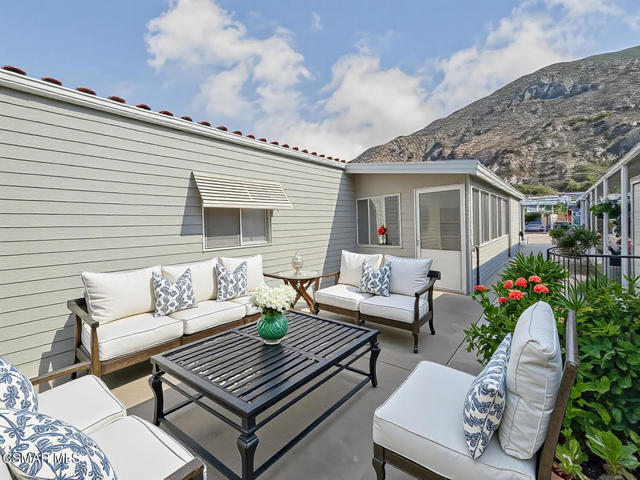 27 Irena Avenue, Camarillo CA: https://media.crmls.org/mediaz/41aaa2e6-3f27-4788-a64d-56af2d0e026f.jpg