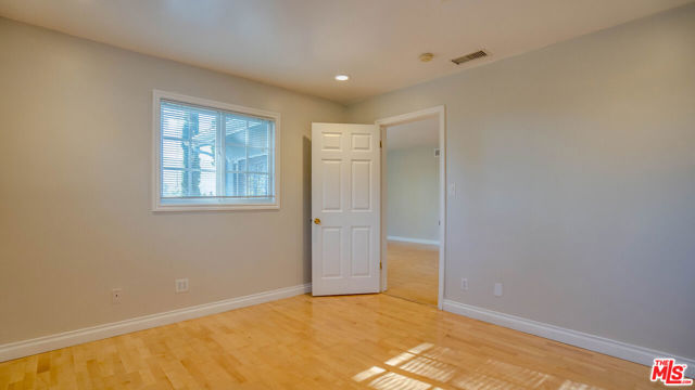 9631 CRYSTAL VIEW Drive, Tujunga CA: https://media.crmls.org/mediaz/41ab8e8e-d428-4c69-9890-f502604f85dd.jpg