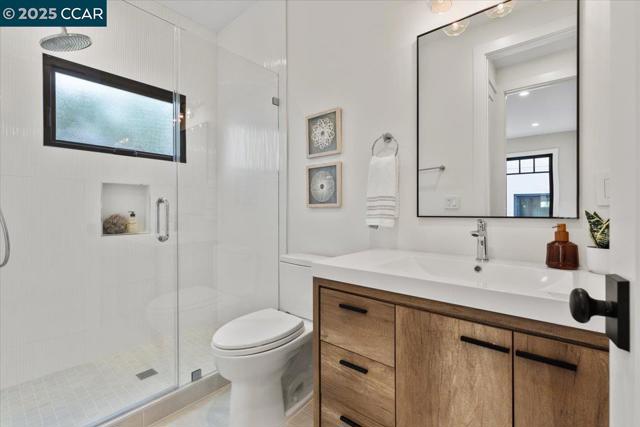 1045 Kains Ave, Albany CA: https://media.crmls.org/mediaz/41abe455-f944-4482-921b-56489d2d65bb.jpg