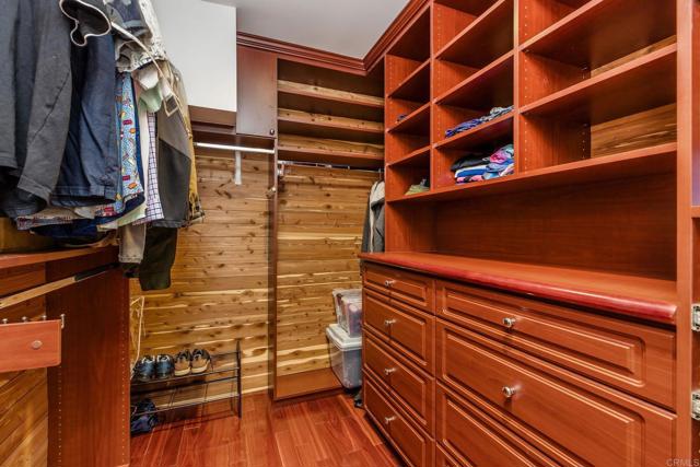 4400 Chaumont Road, Woodland Hills CA: https://media.crmls.org/mediaz/41ace268-72dd-4cad-a9d9-c287d14f1d85.jpg