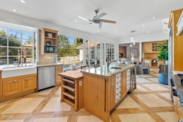 Detail Gallery Image 13 of 45 For 2596 Wallingford Dr, Beverly Hills,  CA 90210 - 4 Beds | 3/1 Baths