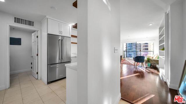 Image 3 for 10724 Wilshire Blvd #809, Los Angeles, CA 90024