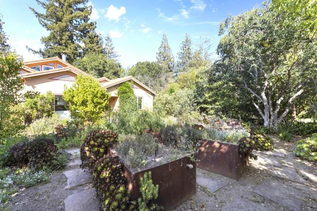 620 Olive Street, Menlo Park CA: https://media.crmls.org/mediaz/41ad9542-6e35-45ce-a6c7-164e698053cd.jpg