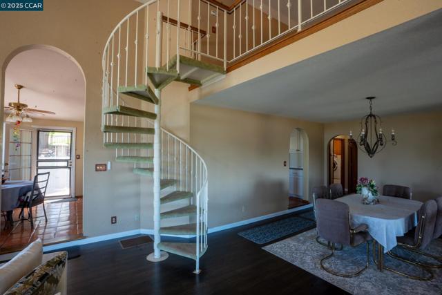643 Old Course Ct, Valley Springs CA: https://media.crmls.org/mediaz/41ae282d-9fc5-495f-b370-6cd1e45fd889.jpg