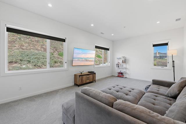 Detail Gallery Image 33 of 72 For 4407 Ramona Dr, Fallbrook,  CA 92028 - 4 Beds | 3/1 Baths