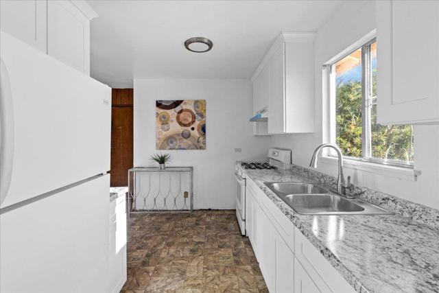 344 Pueblo Drive, Salinas CA: https://media.crmls.org/mediaz/41afb8aa-5464-430f-b554-51ea18bb5780.jpg